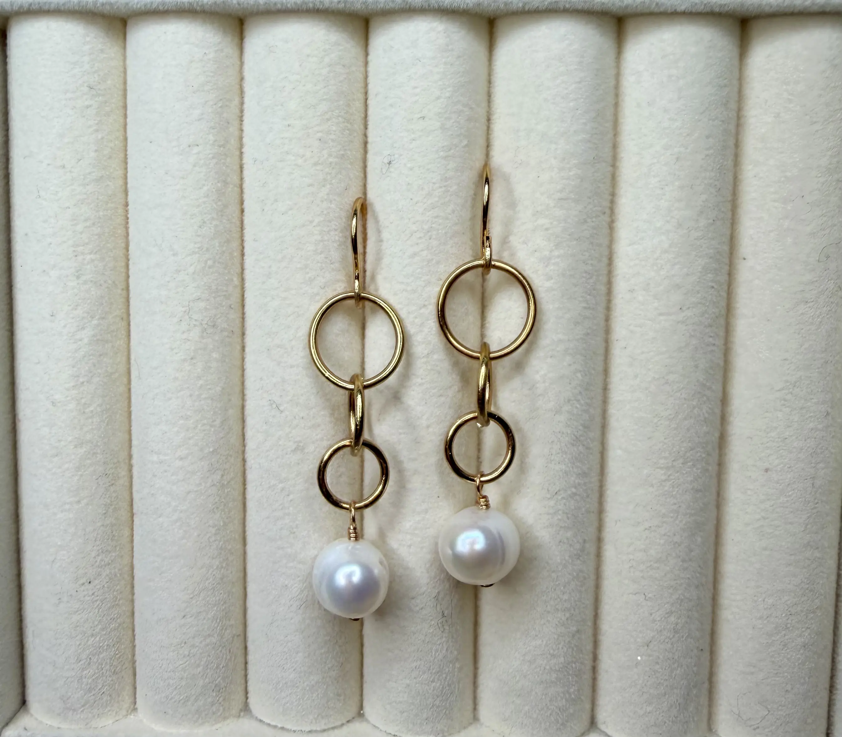 Graduated Ring Pearl Earrings
