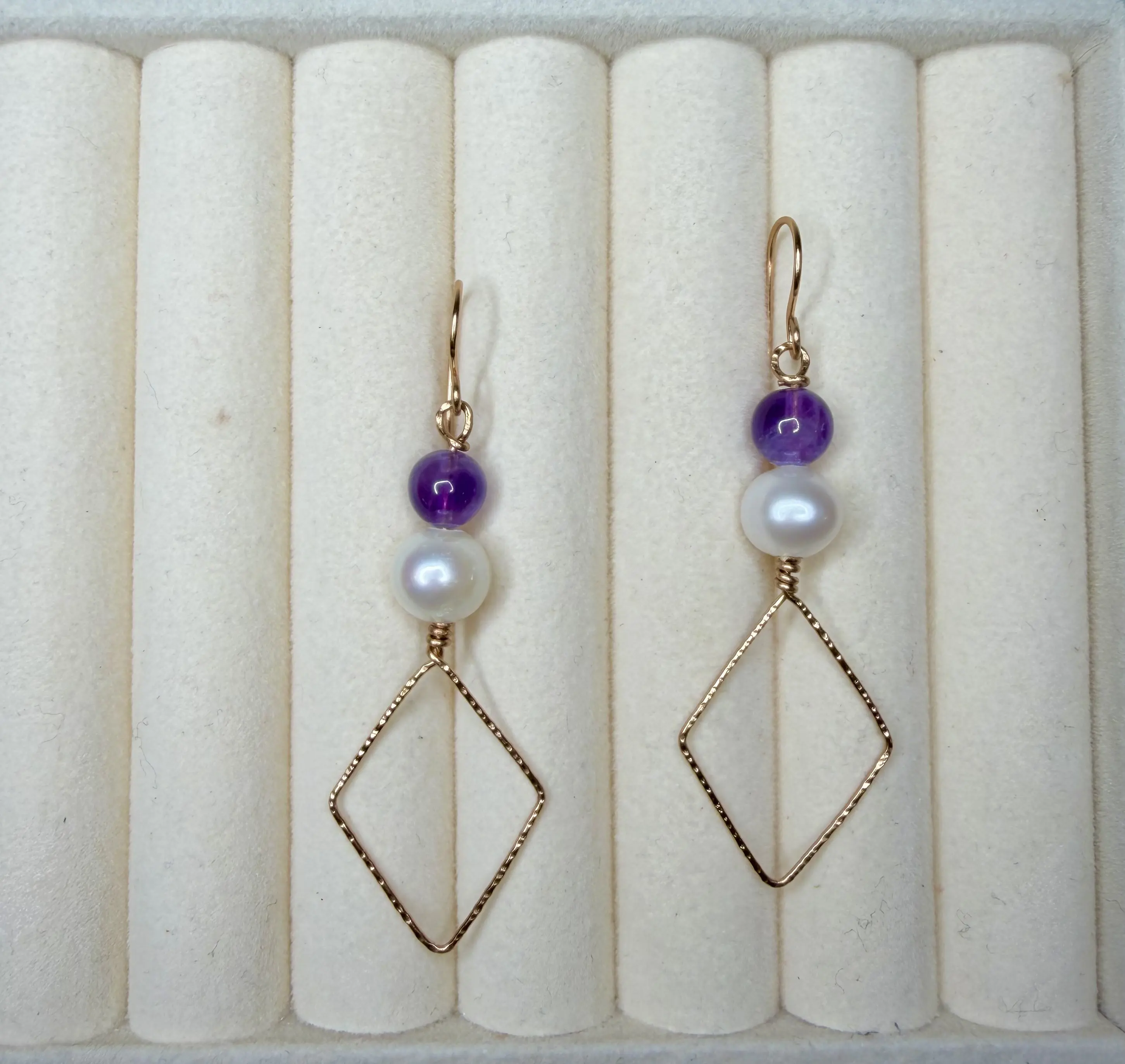 Geometric Amethyst Pearl Drop