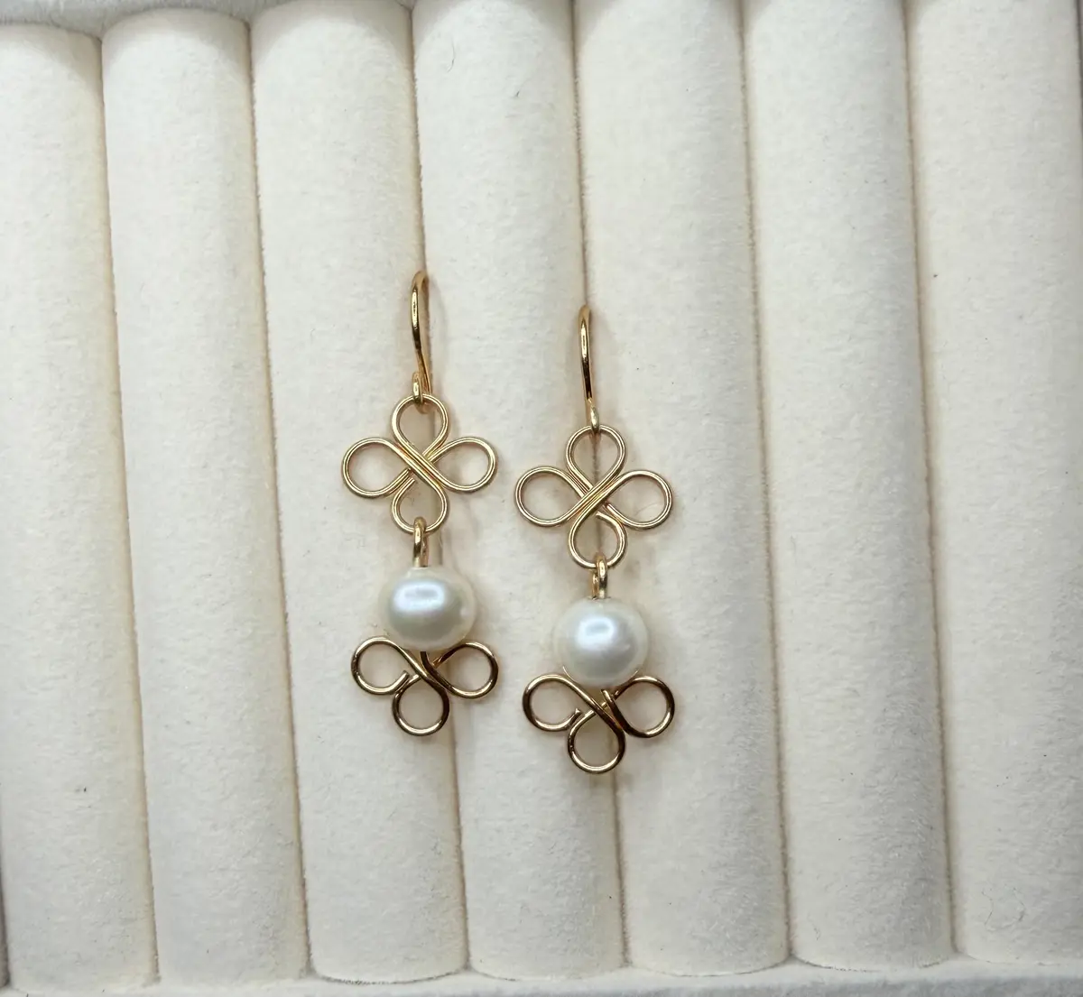 Artsy Pearl Drop