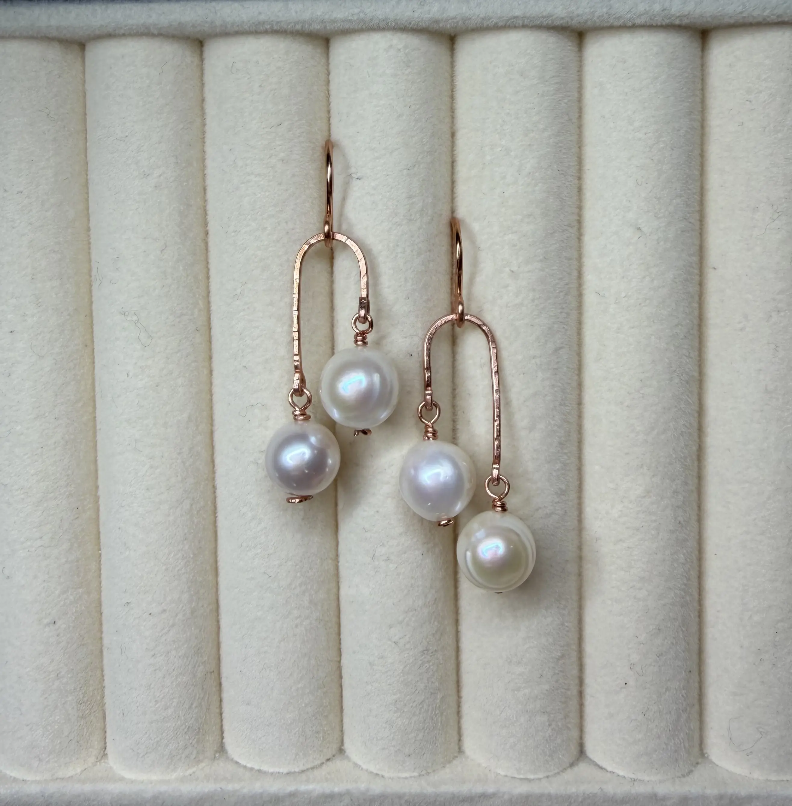 Hammered Pearl Earrings - Copper
